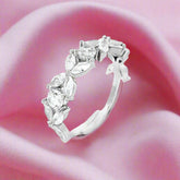 Elegant Silver Ring with Sparkling Stones - Silvenca