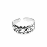 Beautifully designed silver toe ring - Silvenca