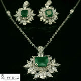 Elegant Emerald and Diamond Pendant - Silvenca