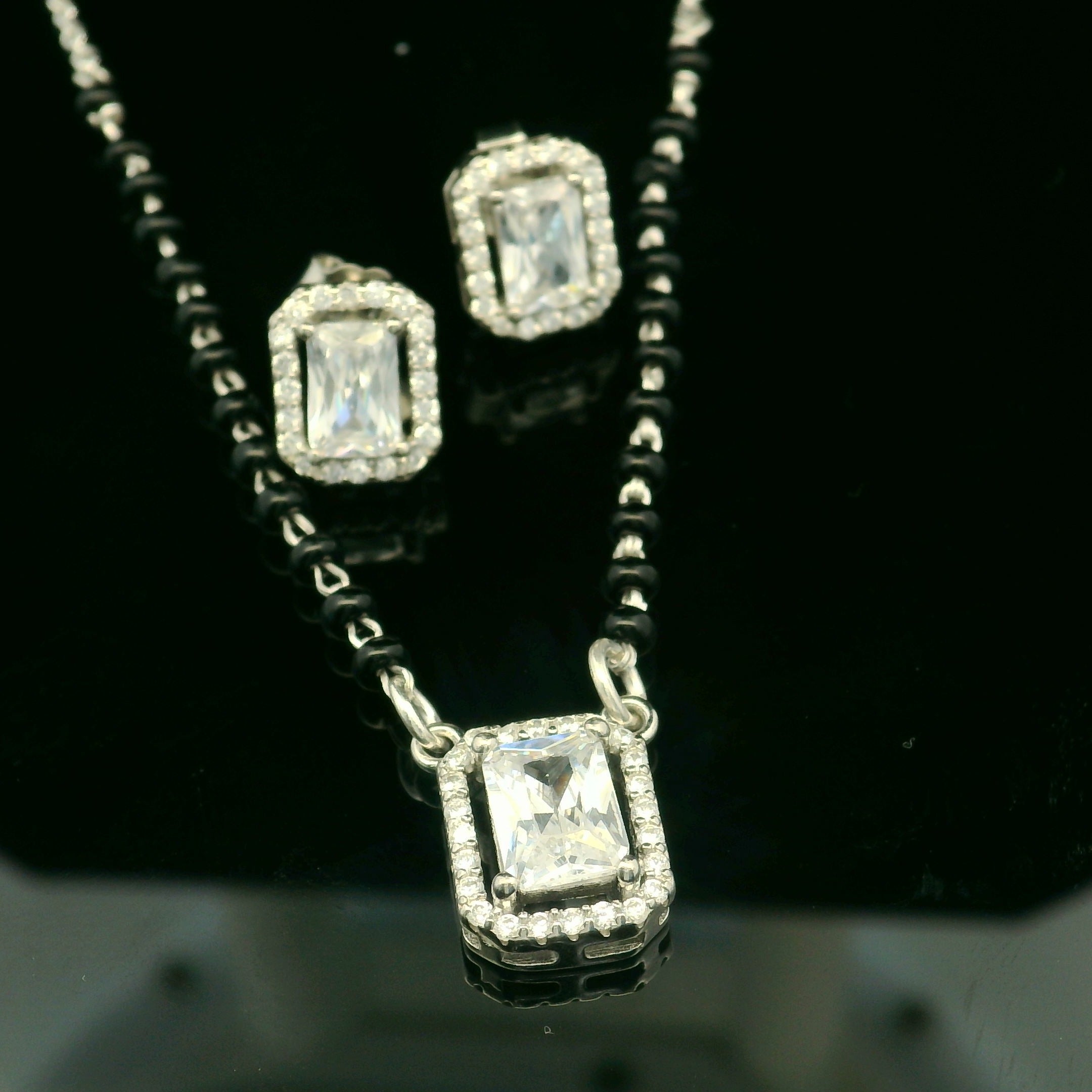 Elegant Silver Pendant Necklace - Silvenca