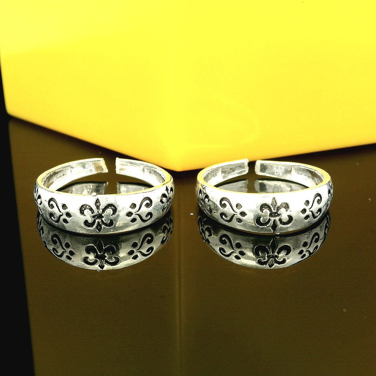 Floral design silver toe rings - Silvenca