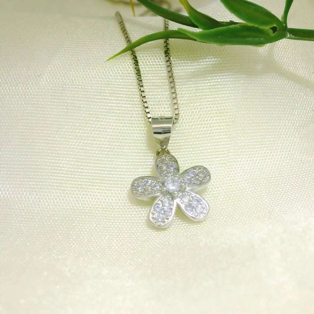 Sparkling Flower Pendant - Silvenca