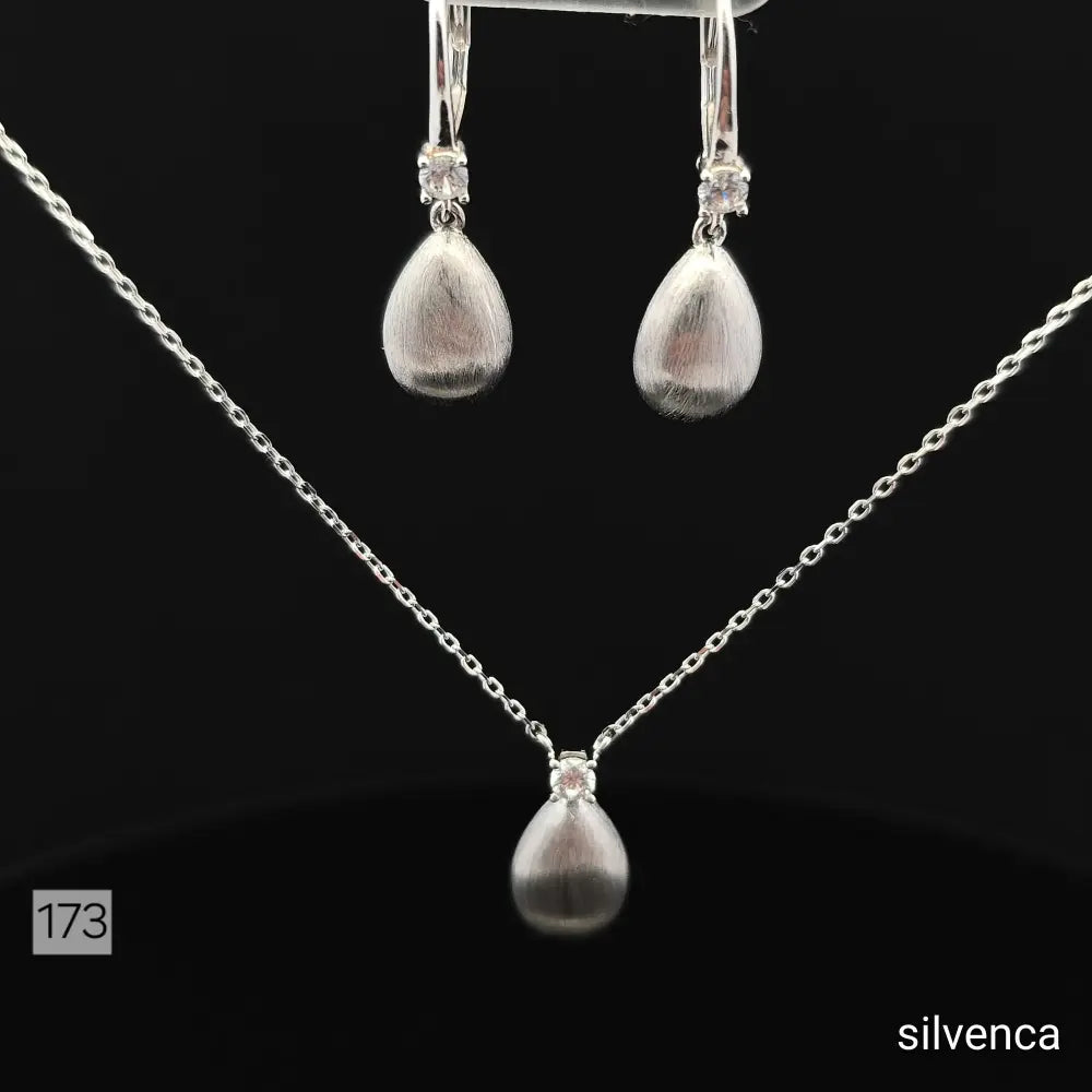 Solitaire Round Pendant Set - Silvenca