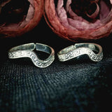 Stunning fluid silver toe rings - Silvenca