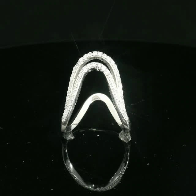 Elegant Silver venki Ring with Sparkling Detail - Silvenca