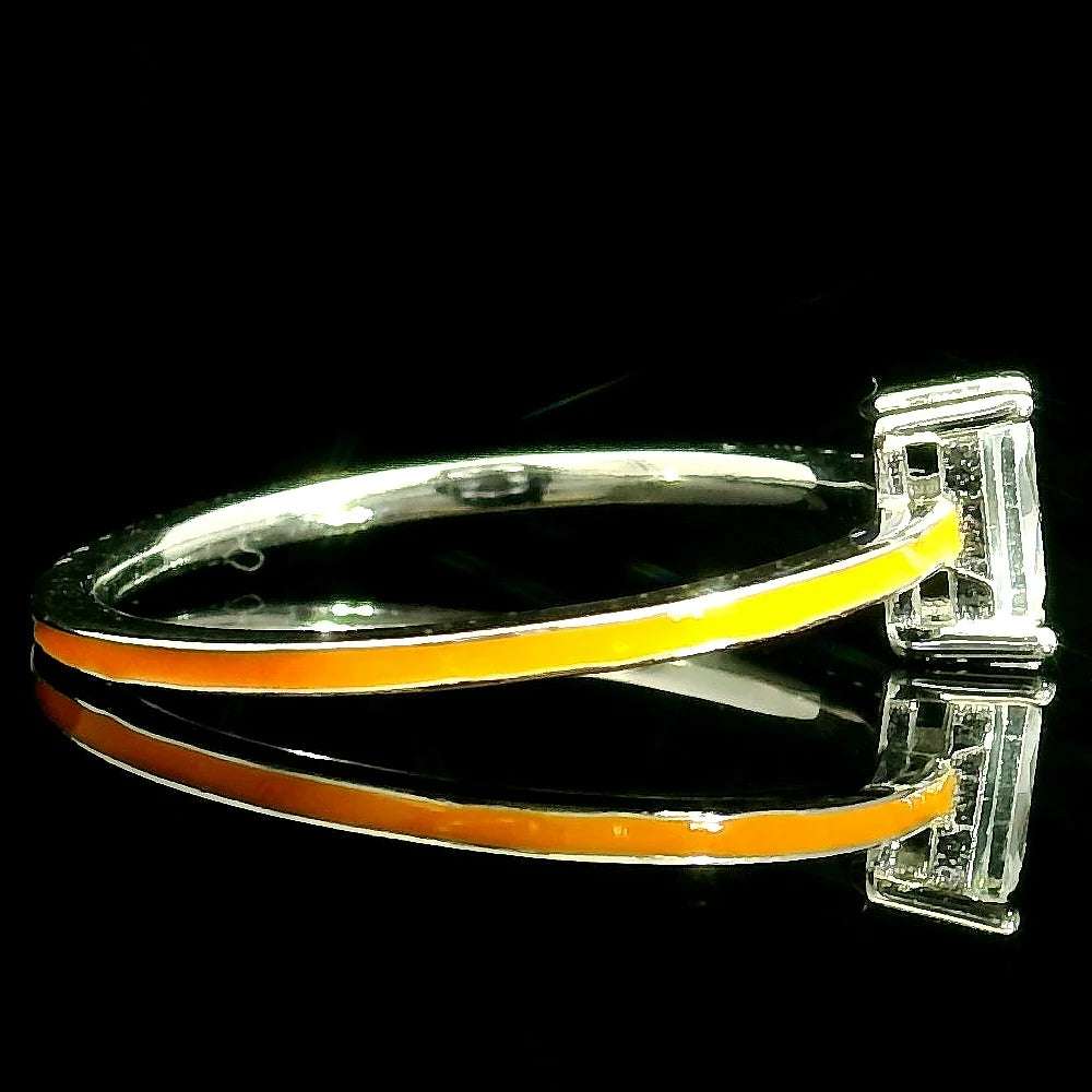 Elegant Silver Ring with Gemstone - Silvenca