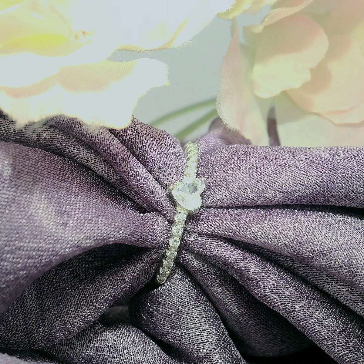 Elegant Heart-Shaped Diamond Ring - Silvenca