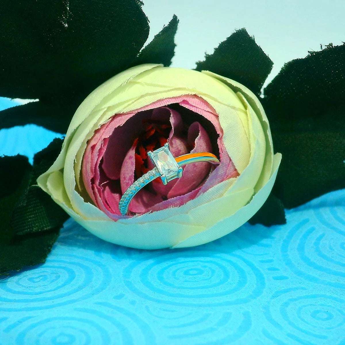 Elegant Silver Ring with Gemstone - Silvenca