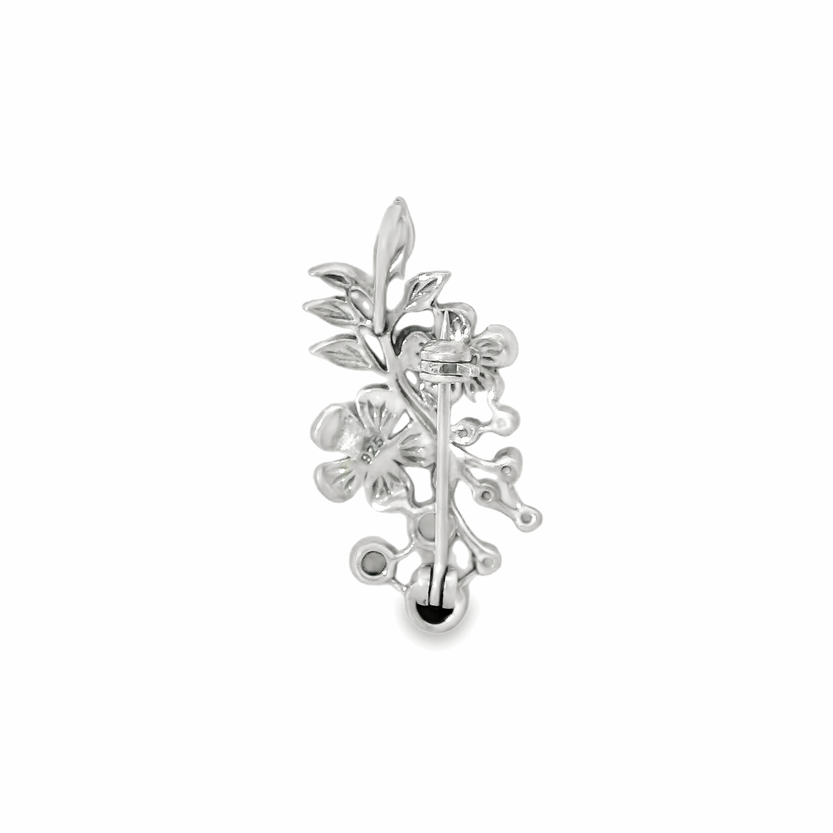 Elegant Floral Brooch Design - Silvenca