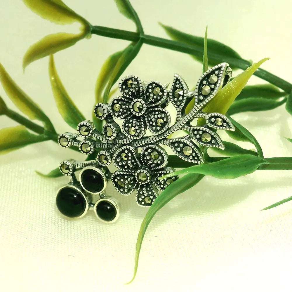 Elegant Floral Silver Brooch - Silvenca