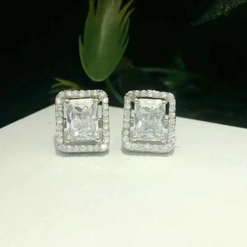 Elegant Diamond Earrings - Silvenca