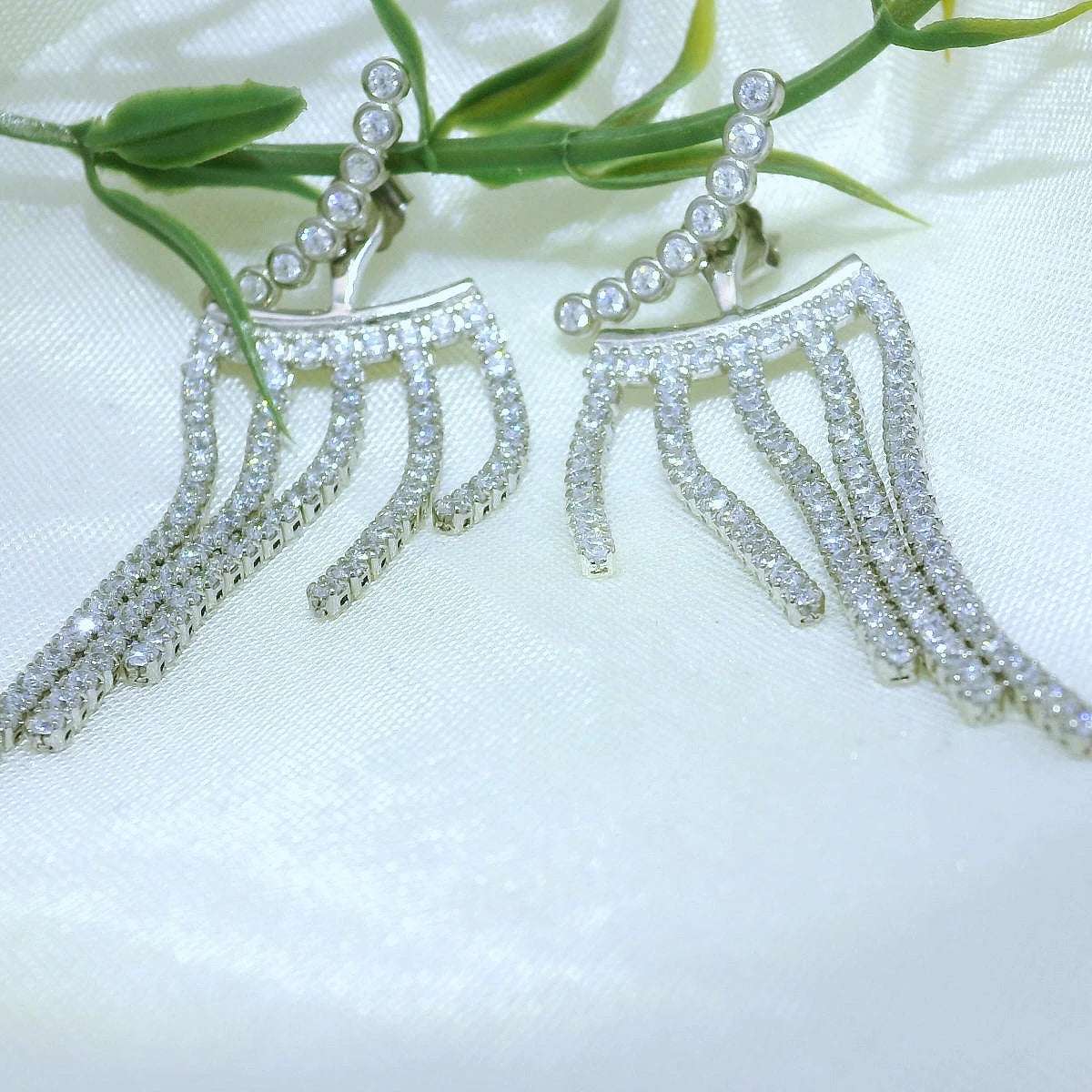 Elegant Crystal Drop Earrings - Silvenca