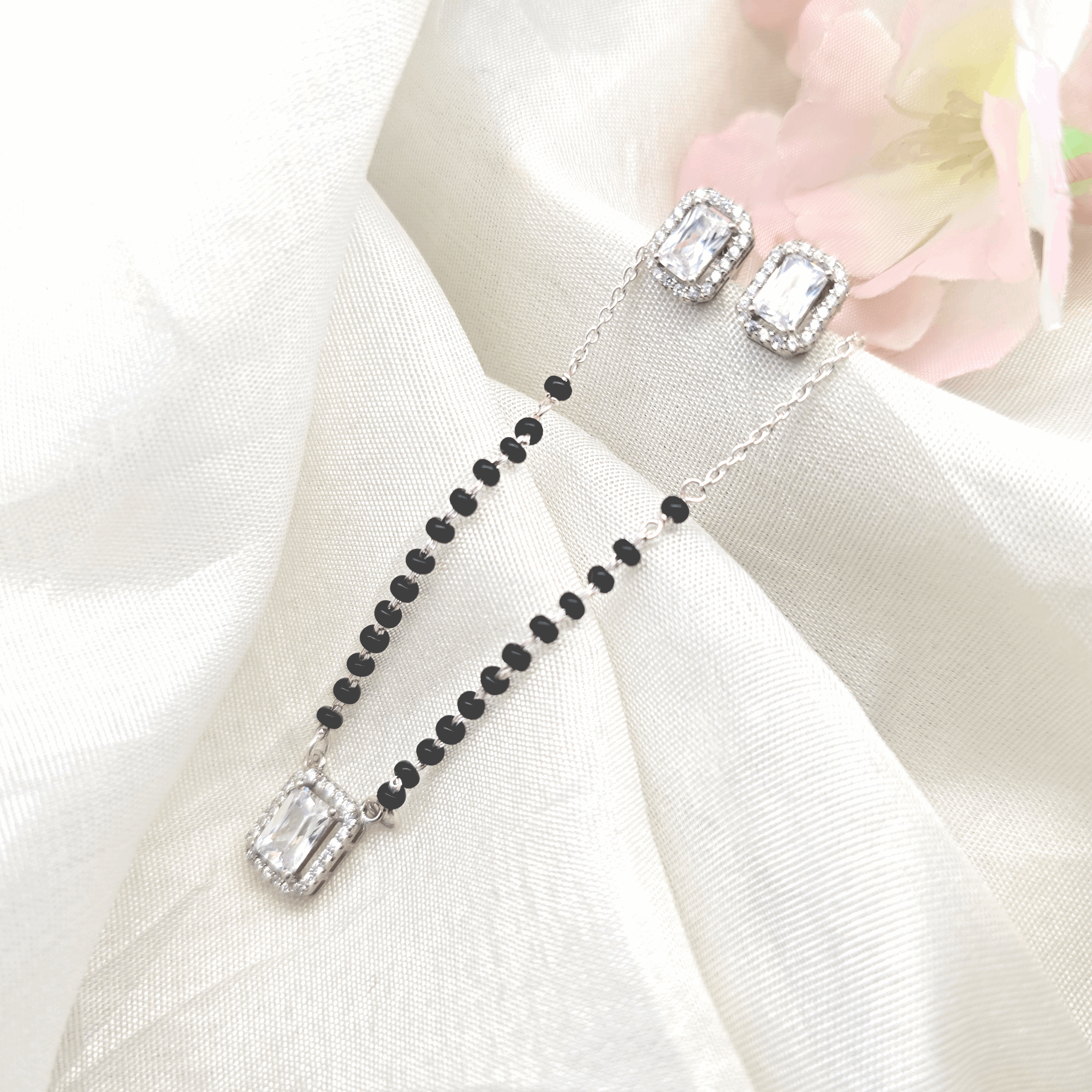 Elegant Silver Pendant Necklace - Silvenca