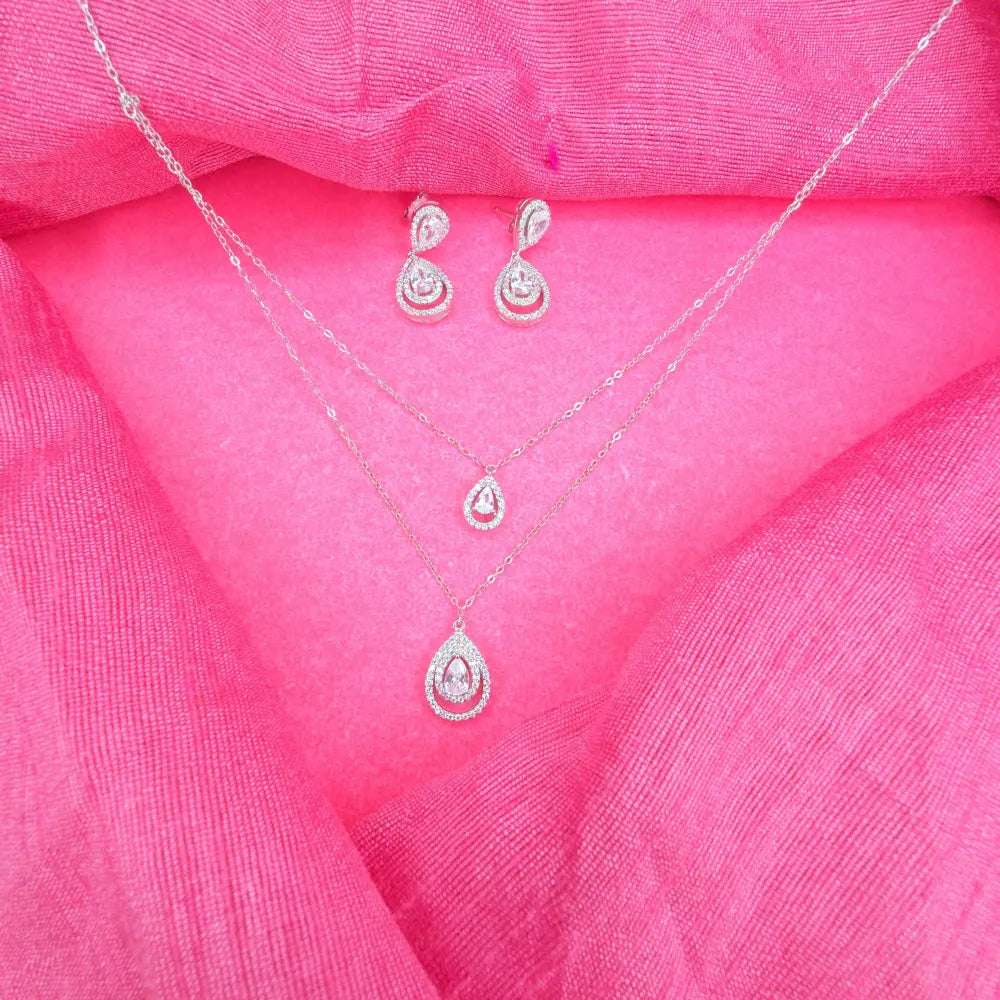 Elegant Silver Pendant with Sparkling Stones - Silvenca