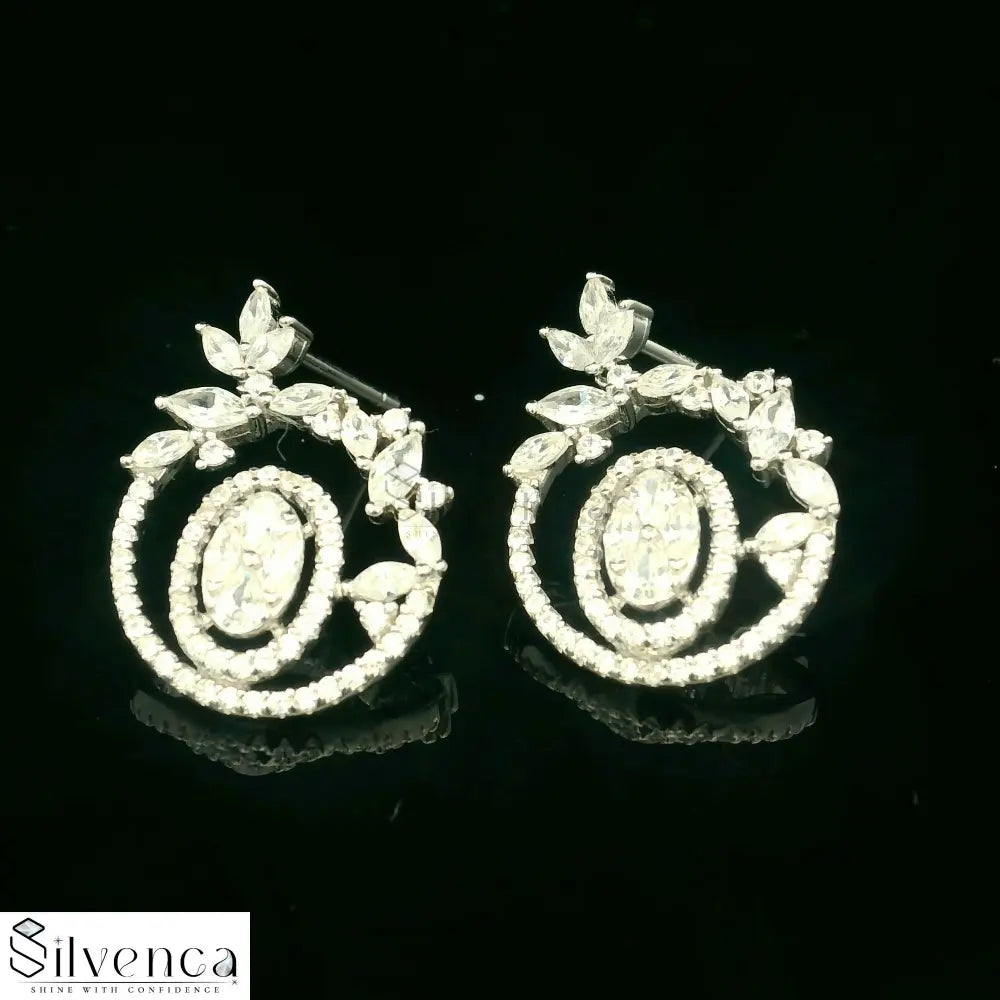 Elegant Silver Pendant with Sparkling Stones - Silvenca