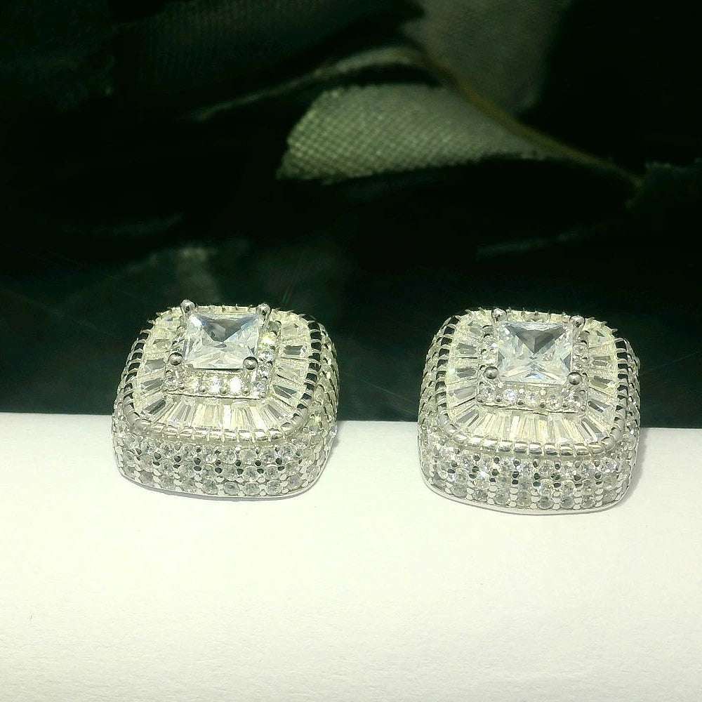 Elegant Diamond Stud Earrings - Silvenca