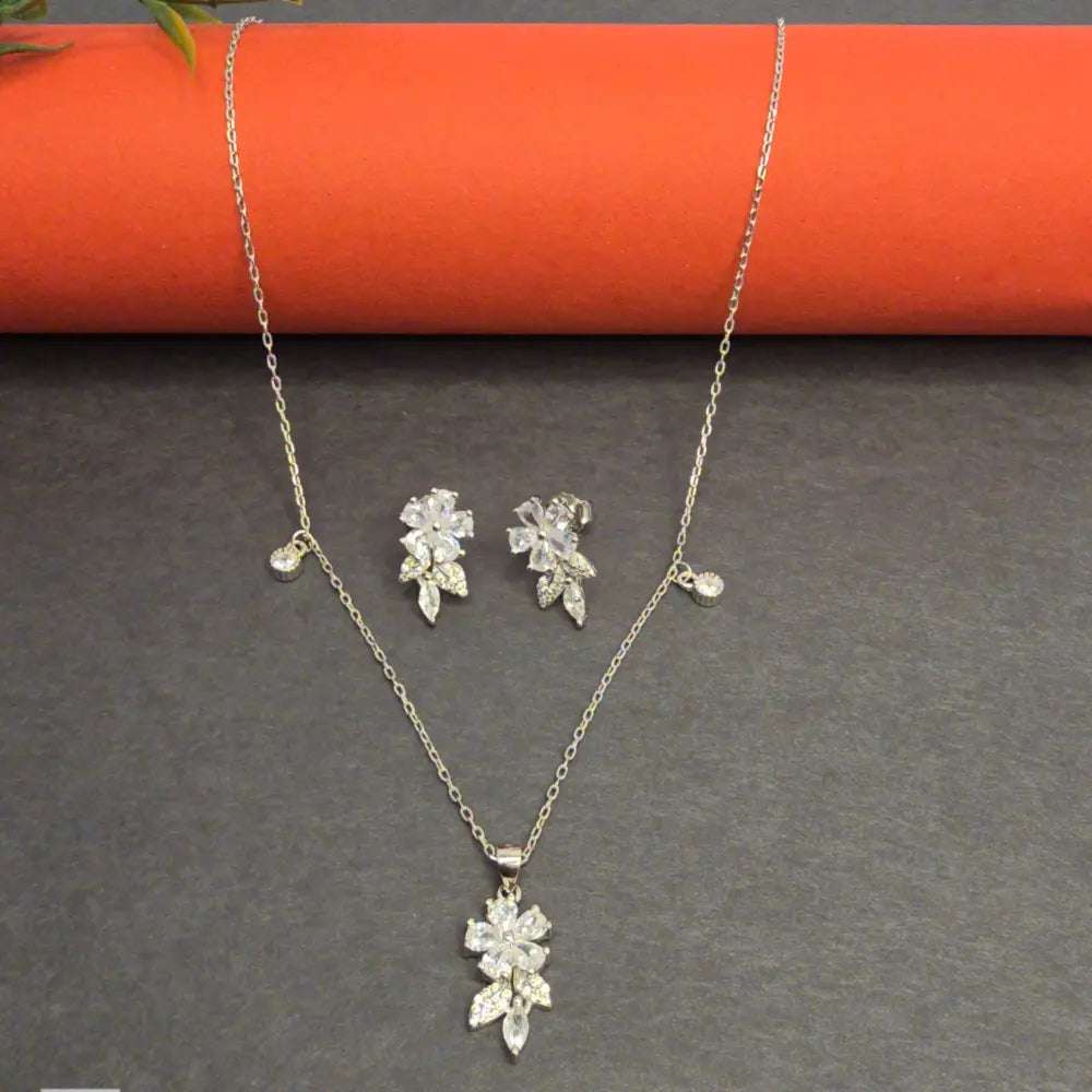 Flower Luxury Fancy Leaf Flower Stud With Necklace Set - Silvenca