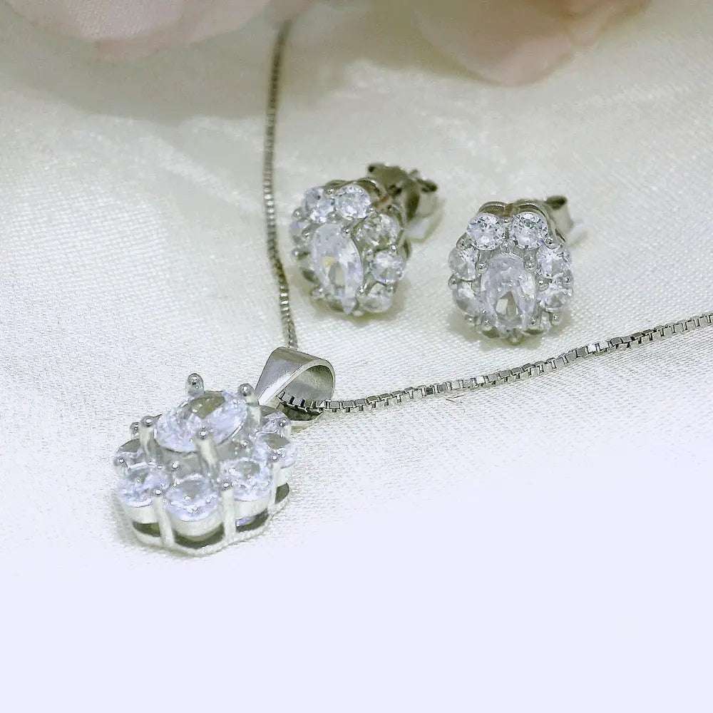 Elegant Silver Jewelry Set - Silvenca