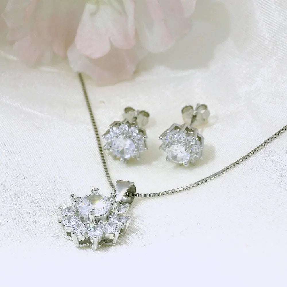 Elegant Silver Jewelry Set - Silvenca