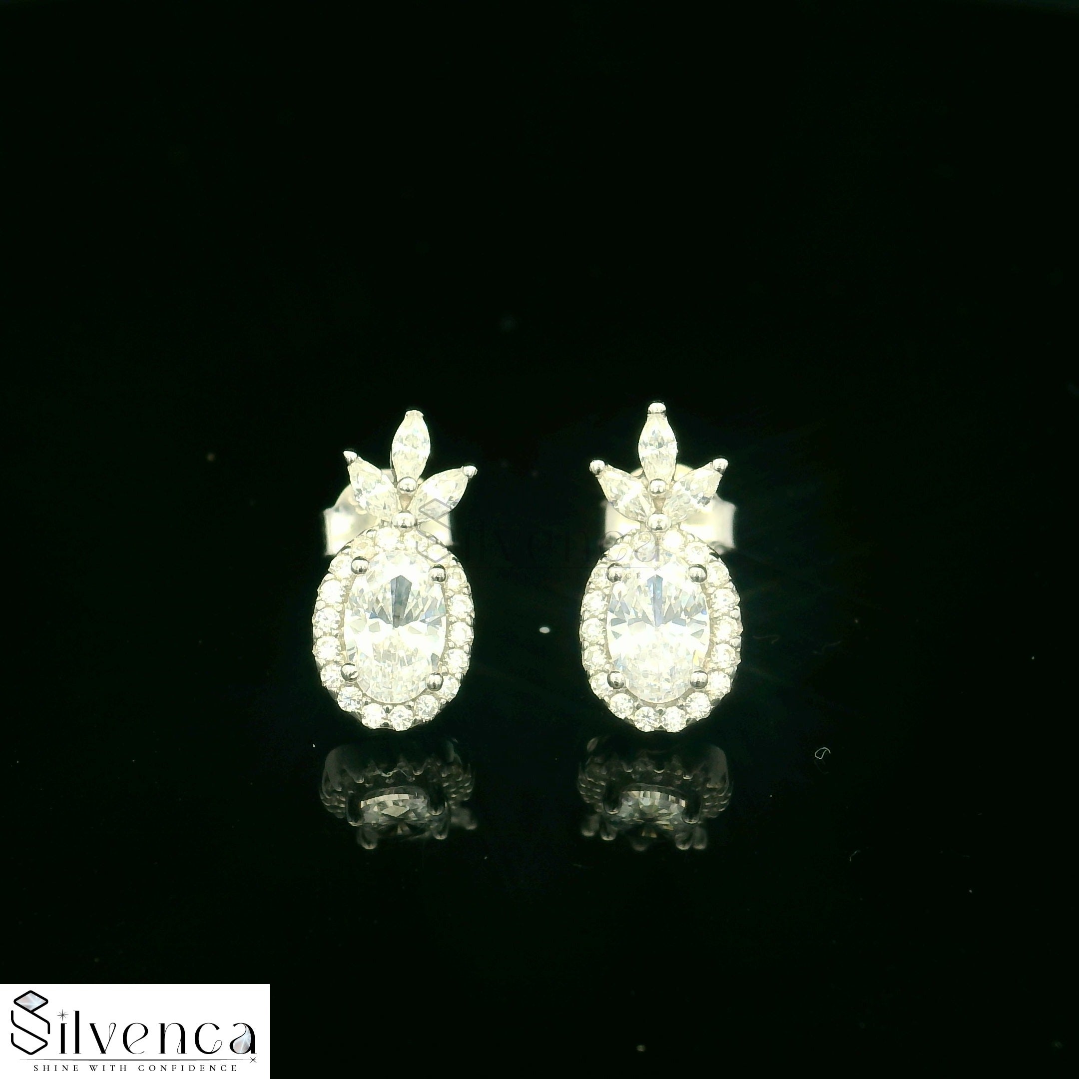 Leaf design Pendant and Stud Earrings Set - Silvenca