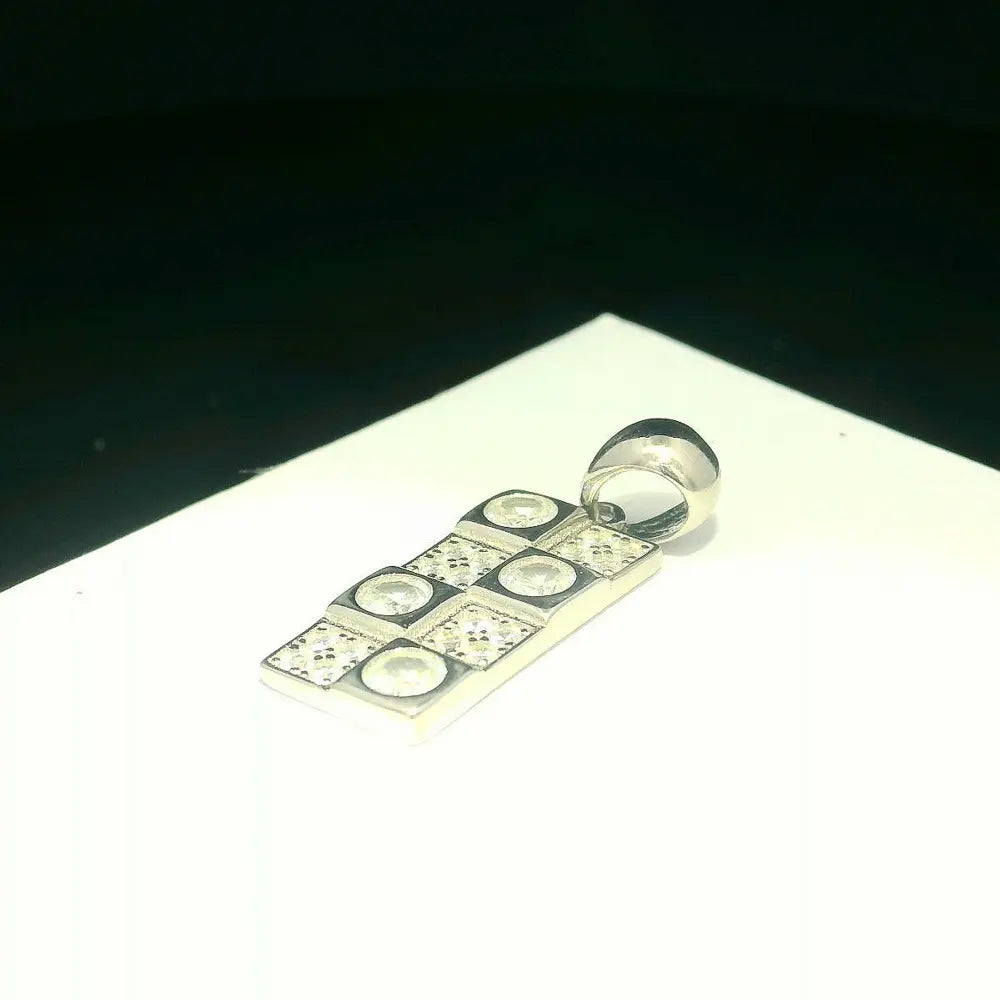 Elegant Silver Pendant with Sparkling Details - Silvenca